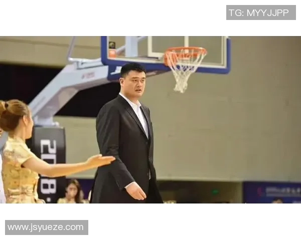 姚明巅峰时期的辉煌成就与挑战分析及其对篮球的影响