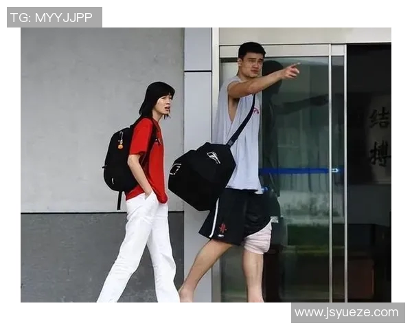 姚明夫妇身高揭秘两人合计高度超越普通人群的惊人数据