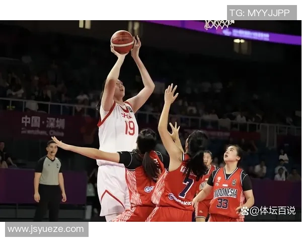 姚明缺席女篮比赛引发热议球迷期待他的支持与关注