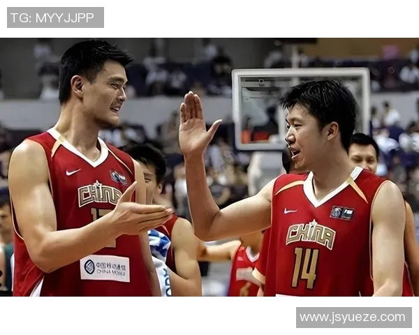 姚明盛情邀请王治郅重聚篮球场，共话昔日辉煌与未来梦想