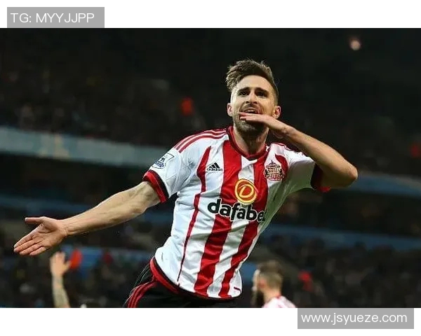 足球明星的奢华首饰大揭秘：从项链到手表的时尚选择与个性表达