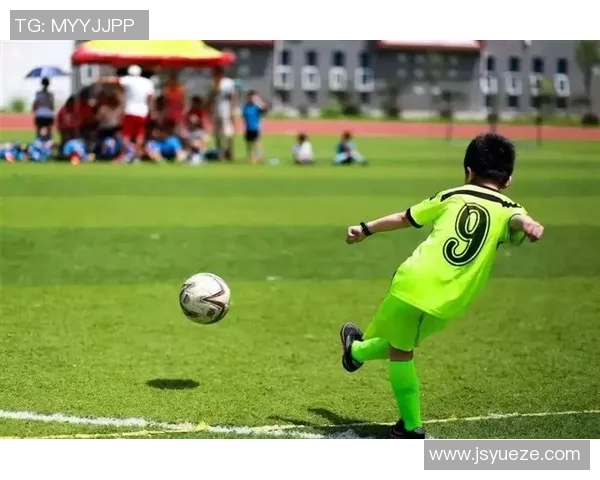 西瓜足球明星揭秘他以独特风格和实力征服球迷的心