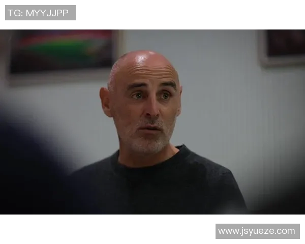 法国足球明星卡特的职业生涯与成就全解析 法国足球明星卡特的职业生涯与成就全解析